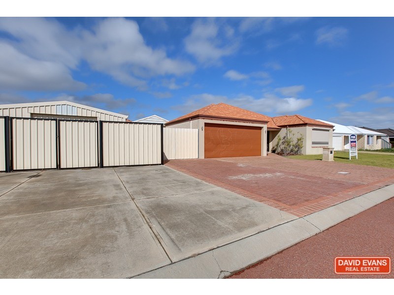 5 Zaragoza Drive, Port Kennedy WA 6172