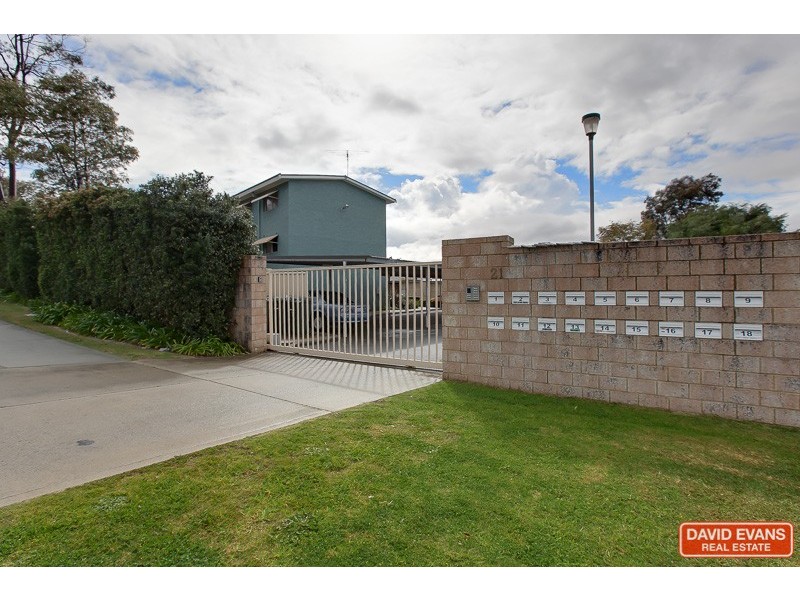 12/21 Fennager Way, Calista WA 6167