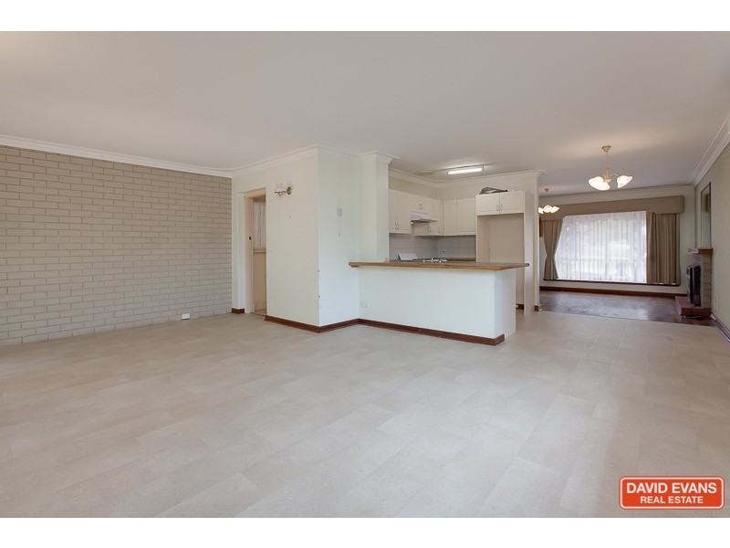 9 Richard Place, Orelia WA 6167