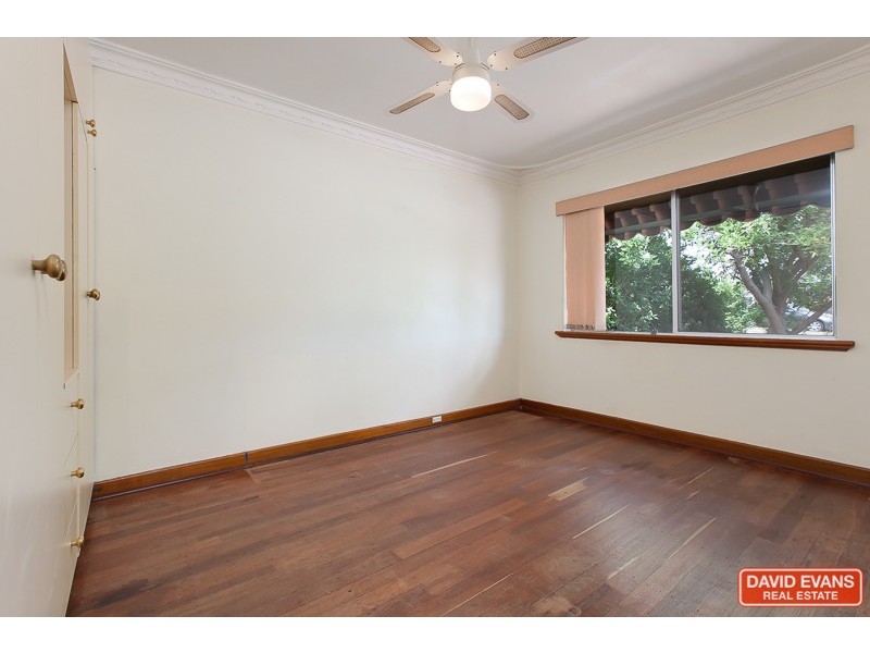 9 Richard Place, Orelia WA 6167