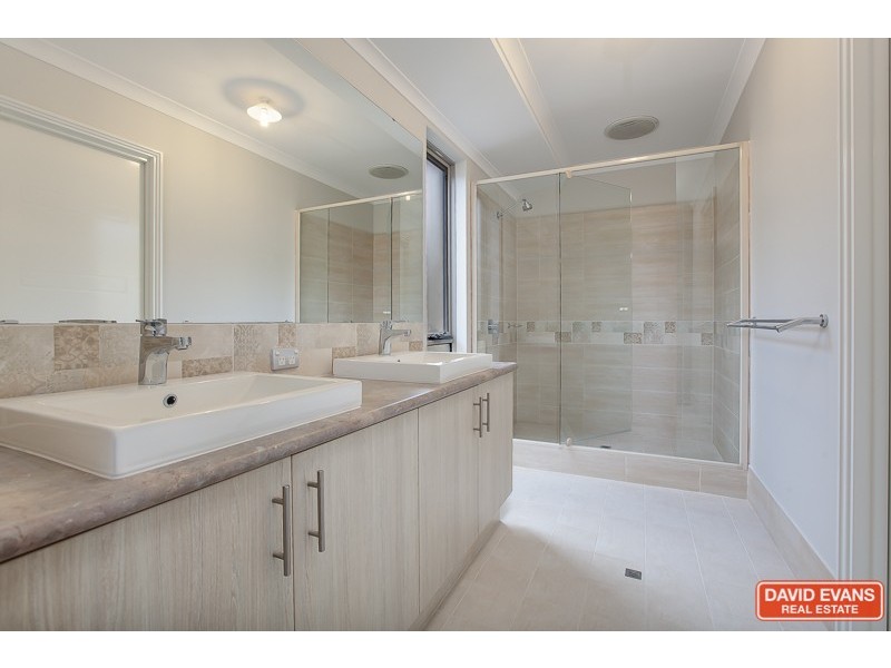 10 Dowak Lane, Byford WA 6122