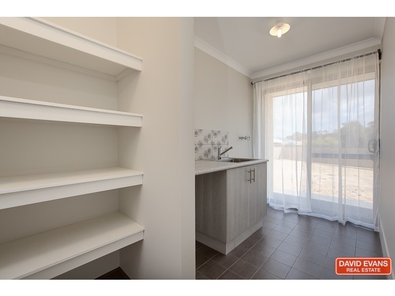 10 Dowak Lane, Byford WA 6122