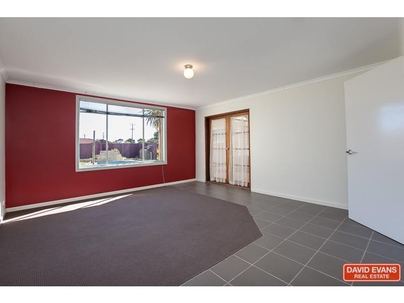 19 Townsend Road, Rockingham WA 6168