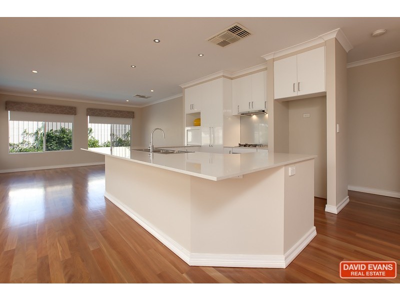 35 Galway Gardens, Warnbro WA 6169