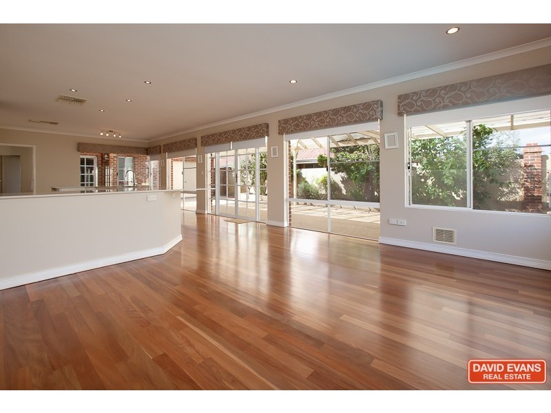 35 Galway Gardens, Warnbro WA 6169