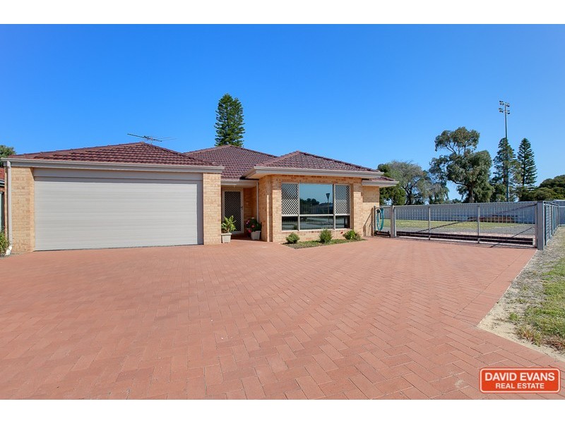 26 Parkland Drive, Warnbro WA 6169