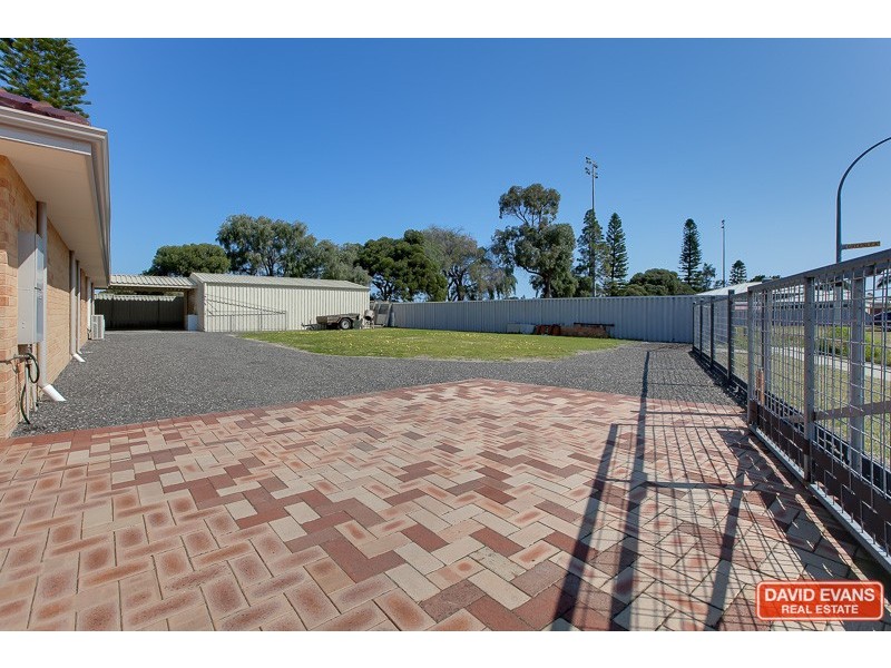 26 Parkland Drive, Warnbro WA 6169