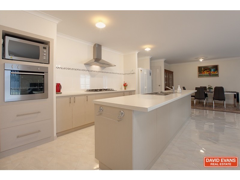 26 Parkland Drive, Warnbro WA 6169