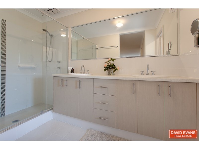 26 Parkland Drive, Warnbro WA 6169