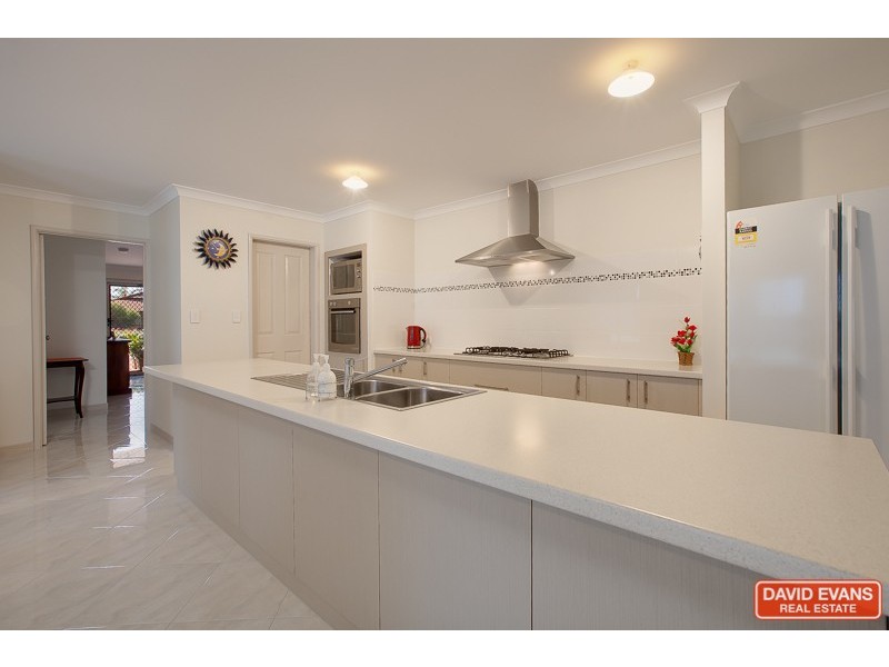 26 Parkland Drive, Warnbro WA 6169