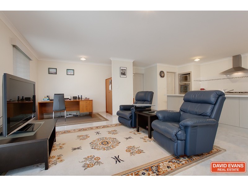 26 Parkland Drive, Warnbro WA 6169