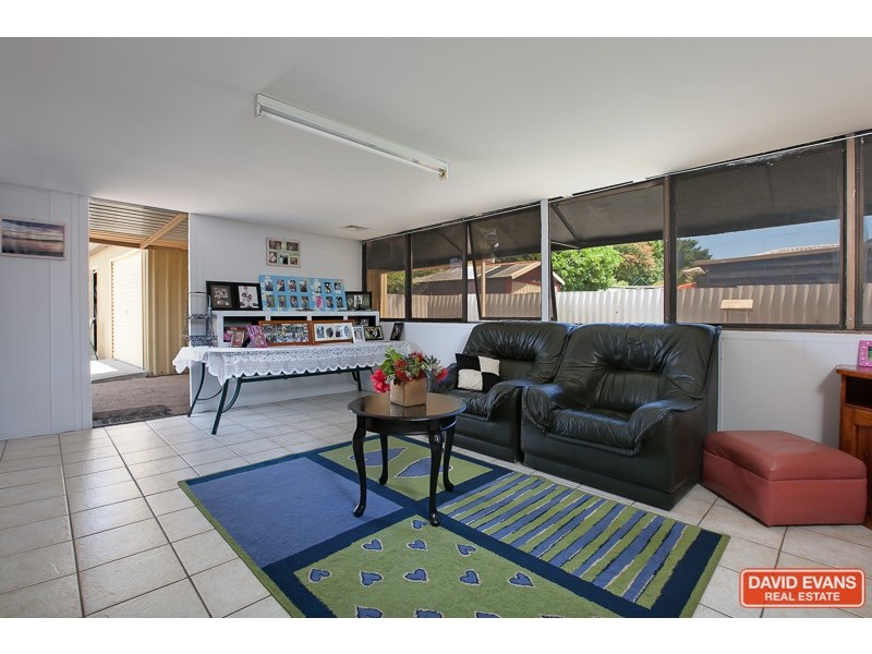 2 Breaden Drive, Cooloongup WA 6168