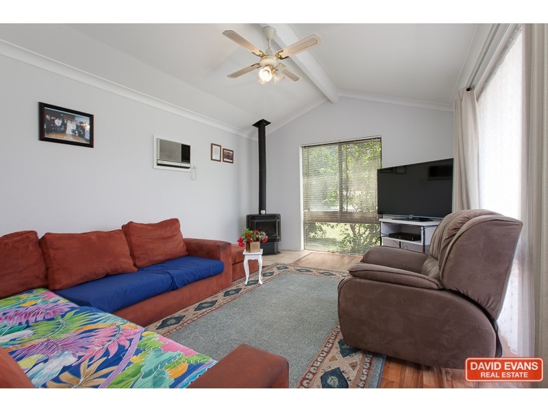 2 Breaden Drive, Cooloongup WA 6168
