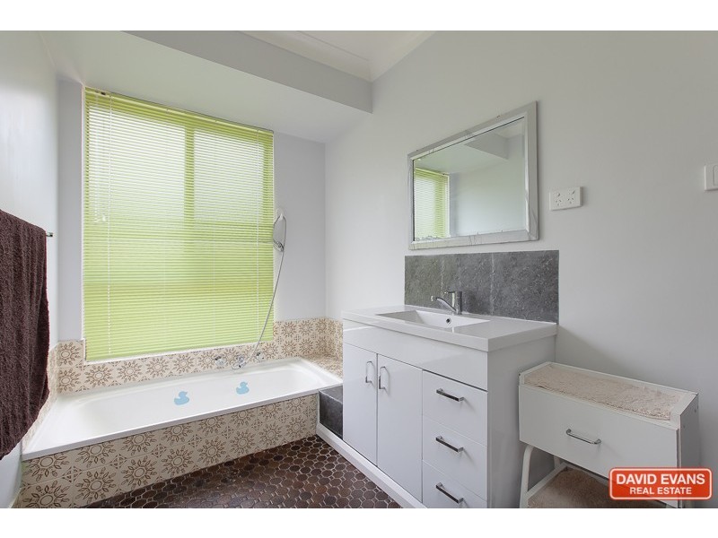 2 Breaden Drive, Cooloongup WA 6168