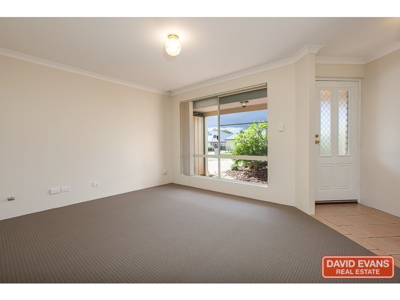 6 Walmer Place, Orelia WA 6167