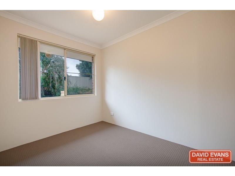 6 Walmer Place, Orelia WA 6167