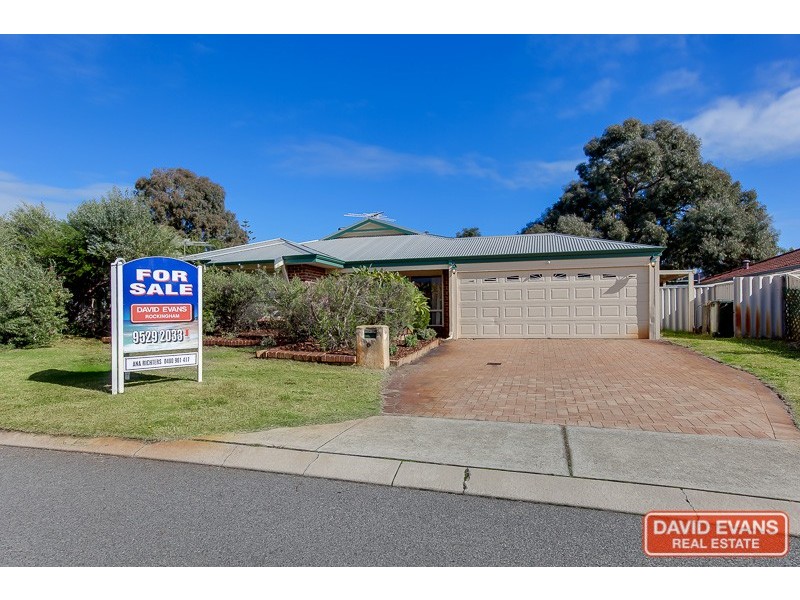 6 Walmer Place, Orelia WA 6167