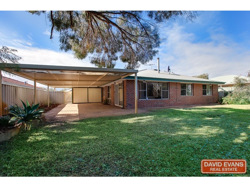 6 Walmer Place, Orelia WA 6167