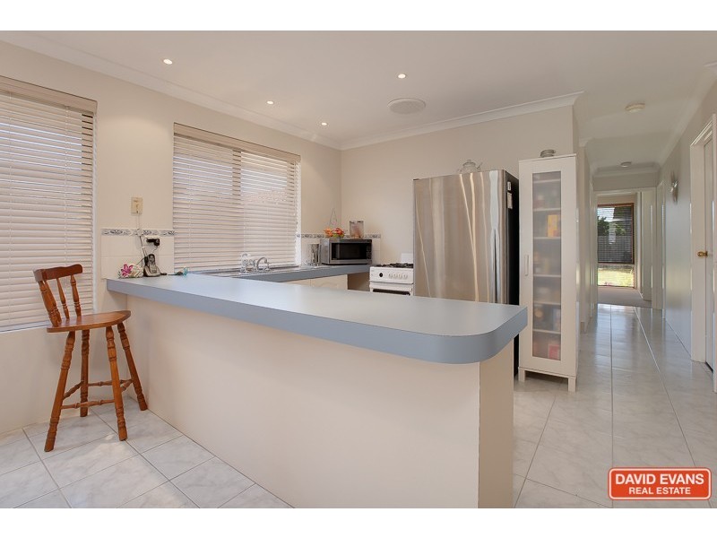 10 Tangaroa Close, Cooloongup WA 6168