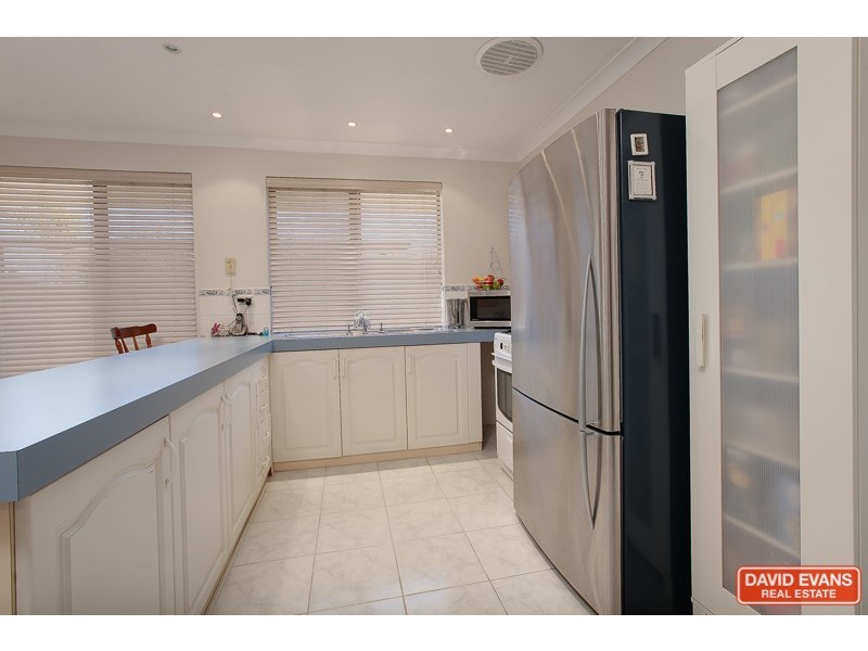 10 Tangaroa Close, Cooloongup WA 6168