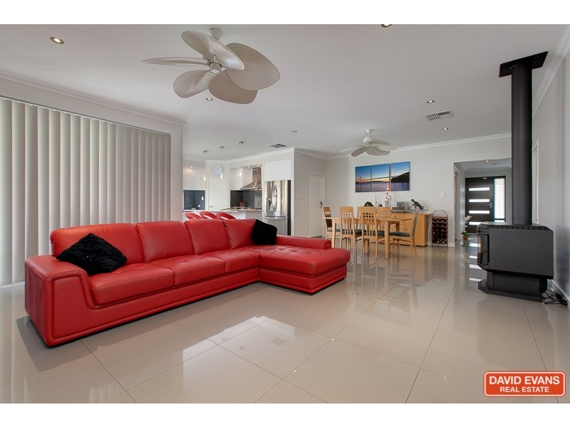 32 Holloways Ridge, Secret Harbour WA 6173