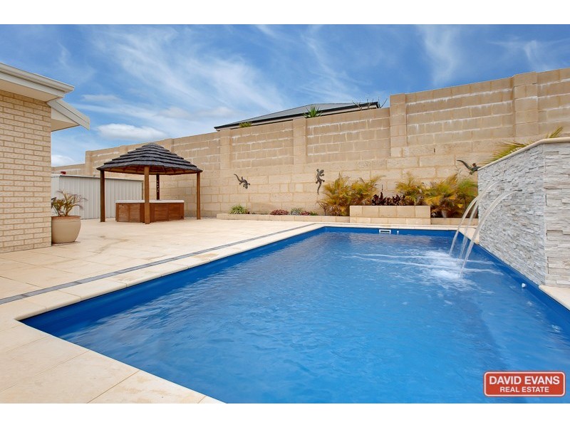 32 Holloways Ridge, Secret Harbour WA 6173