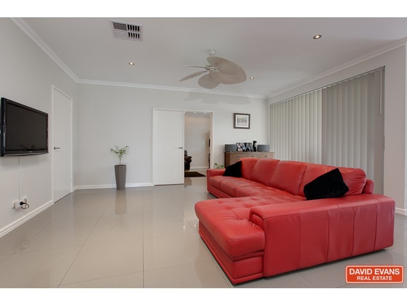 32 Holloways Ridge, Secret Harbour WA 6173