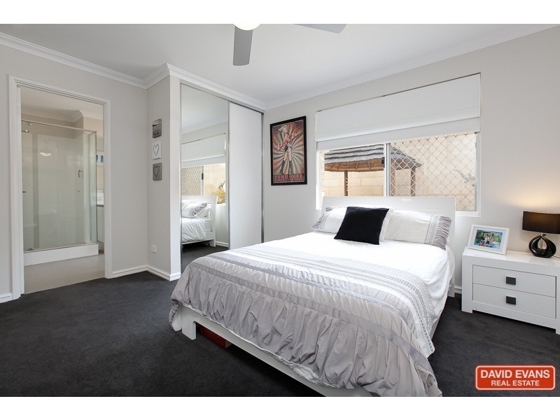 32 Holloways Ridge, Secret Harbour WA 6173