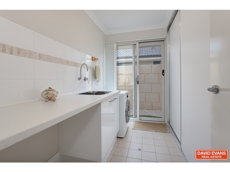 32 Holloways Ridge, Secret Harbour WA 6173