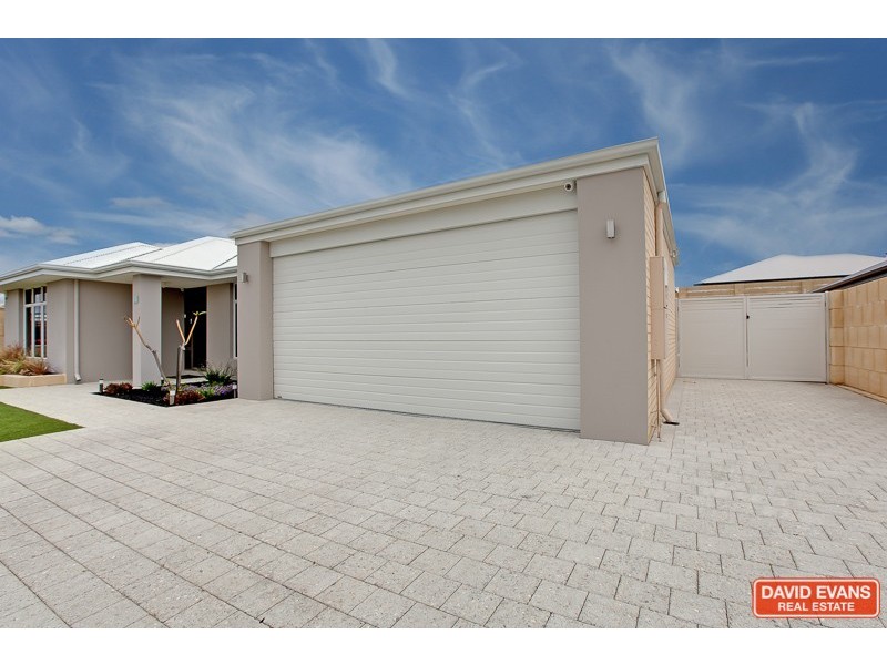 32 Holloways Ridge, Secret Harbour WA 6173