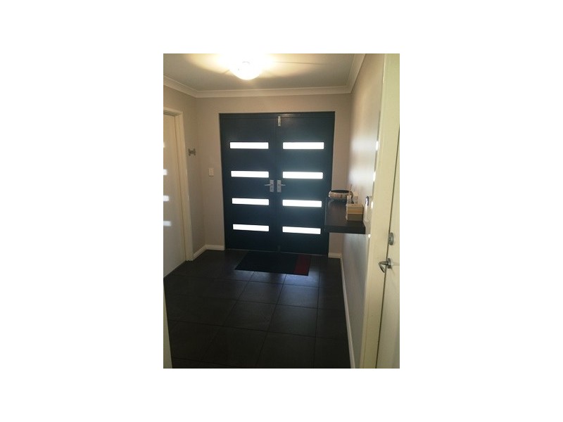 19 Fitzgibbon Rd, Rockingham WA 6168