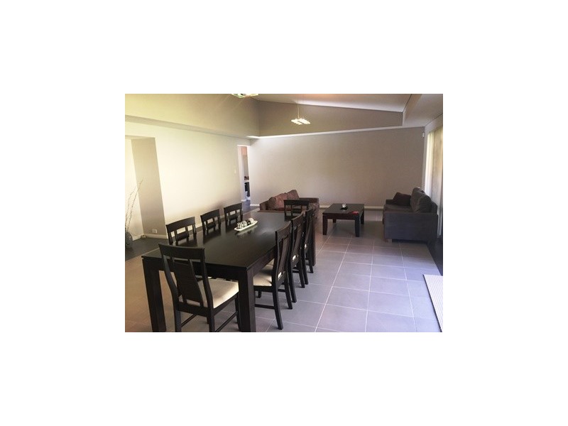 19 Fitzgibbon Rd, Rockingham WA 6168