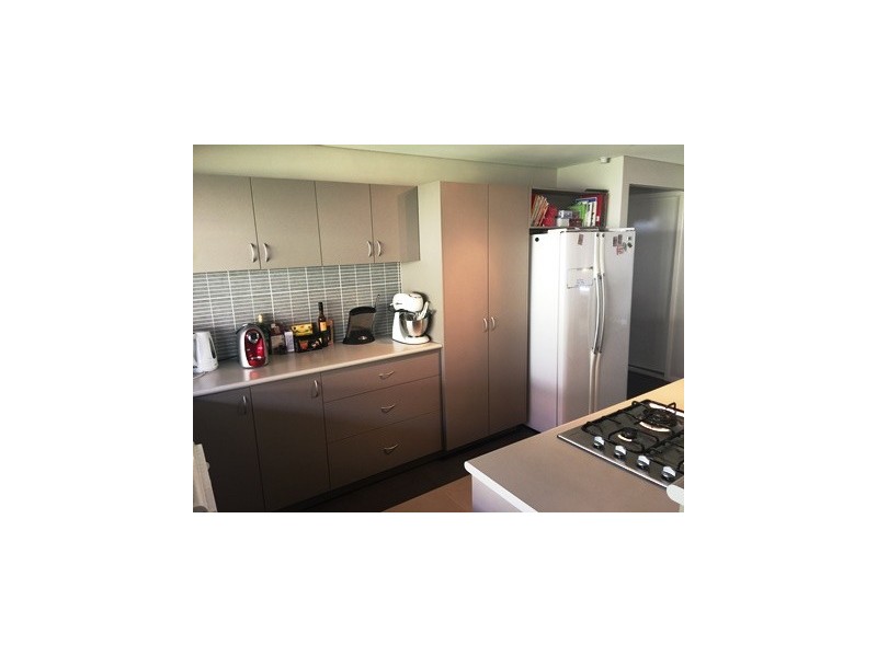 19 Fitzgibbon Rd, Rockingham WA 6168