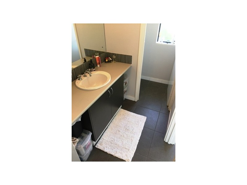 19 Fitzgibbon Rd, Rockingham WA 6168