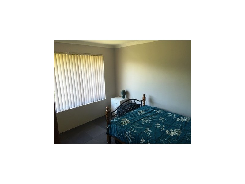 19 Fitzgibbon Rd, Rockingham WA 6168