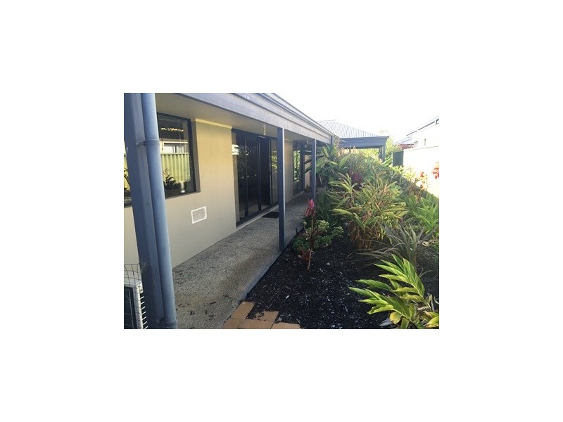 19 Fitzgibbon Rd, Rockingham WA 6168