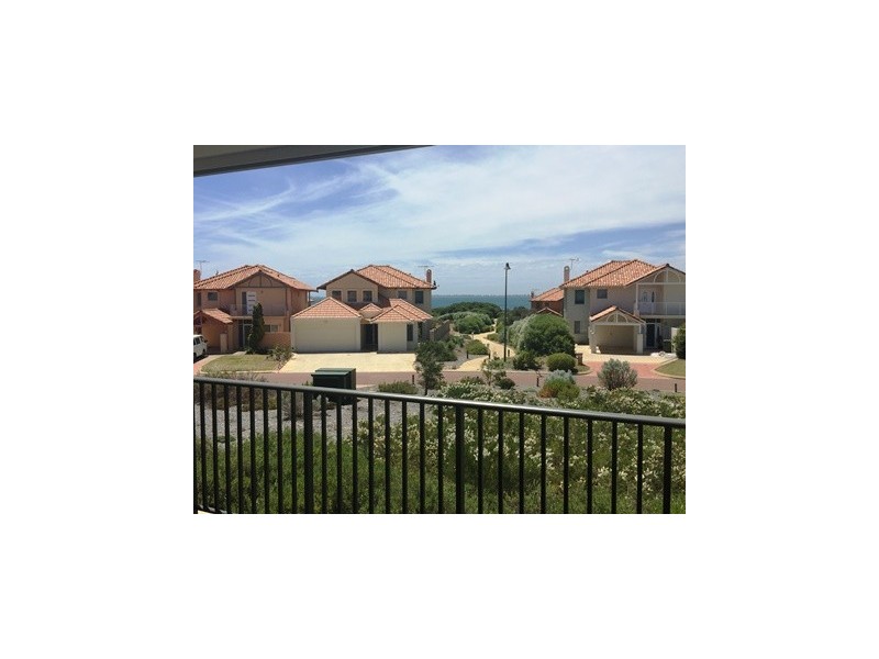14 Shore Lane, Port Kennedy WA 6172