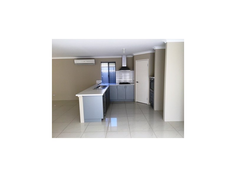 14 Beauchamp Loop, Wellard WA 6170