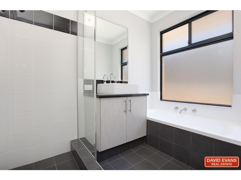 12 Tetbury Way, Wellard WA 6170