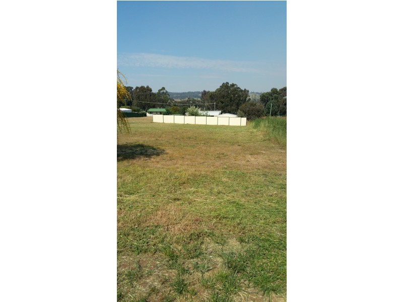 12 Humes Way, Wandering WA 6308