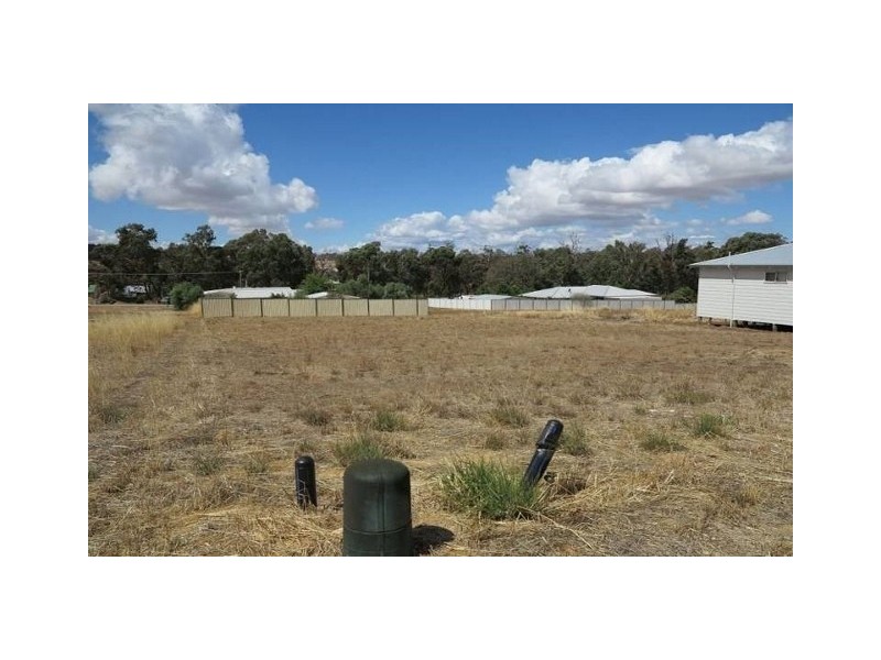 12 Humes Way, Wandering WA 6308