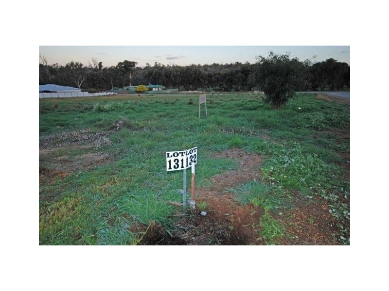 12 Humes Way, Wandering WA 6308