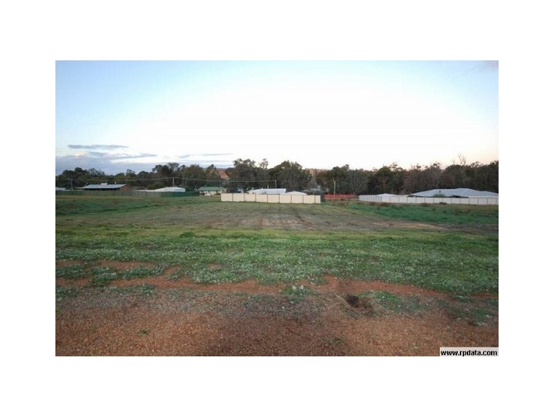 12 Humes Way, Wandering WA 6308