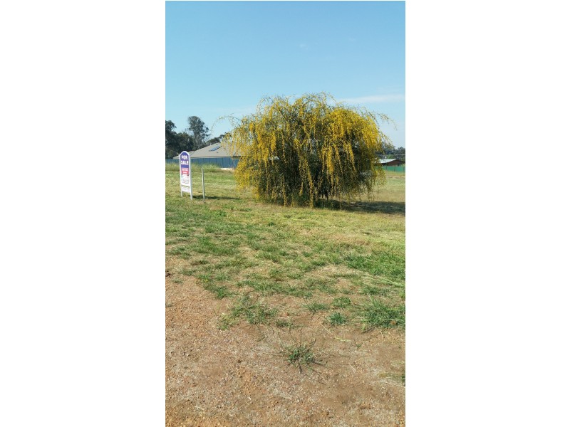 12 Humes Way, Wandering WA 6308