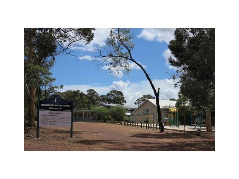 12 Humes Way, Wandering WA 6308