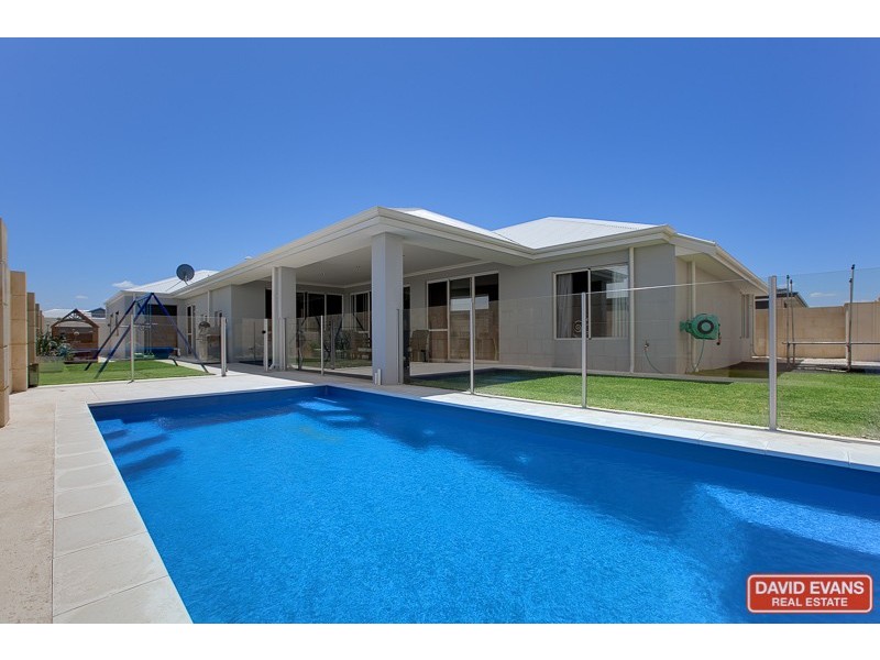 28 Holloways Ridge, Secret Harbour WA 6173