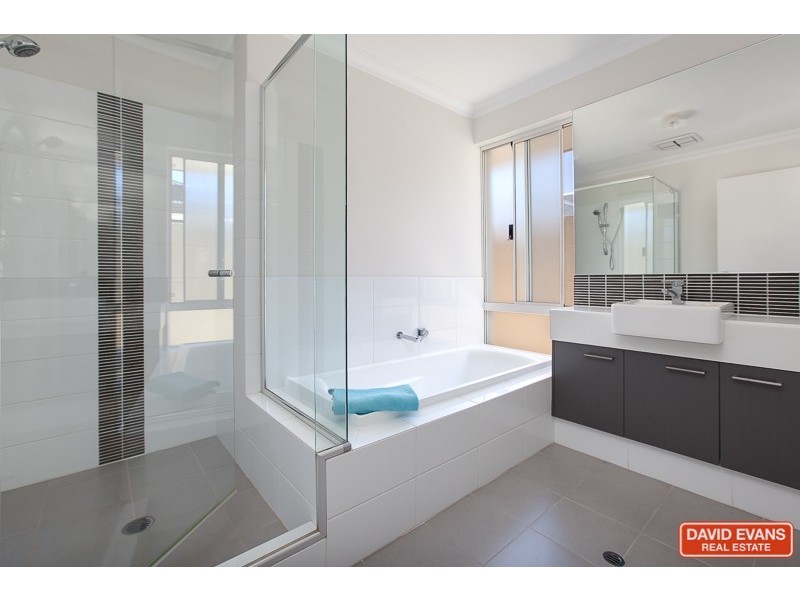 28 Holloways Ridge, Secret Harbour WA 6173