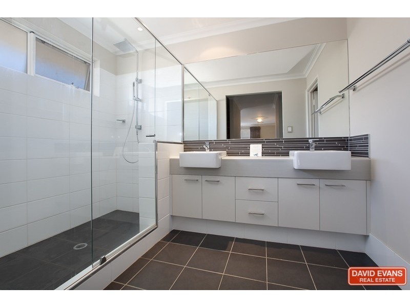 28 Holloways Ridge, Secret Harbour WA 6173