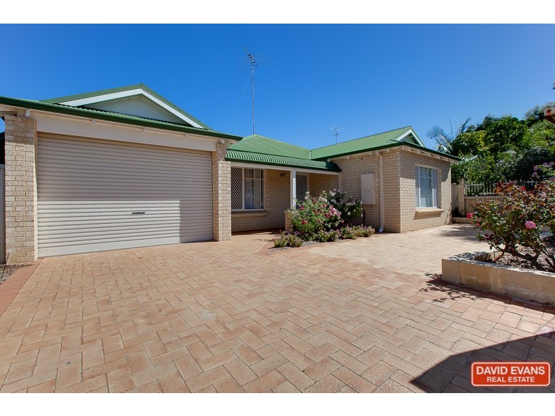 68 Honeysuckle Ramble, Halls Head WA 6210