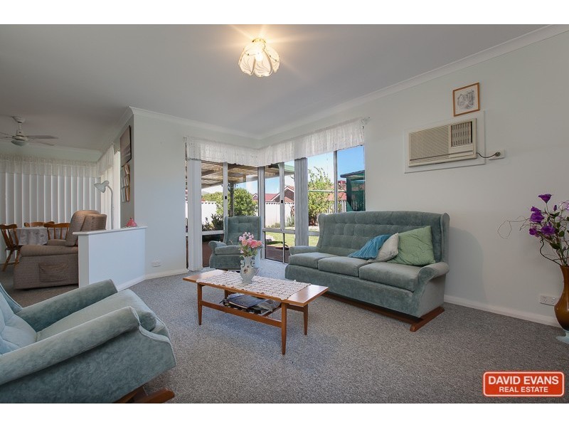 68 Honeysuckle Ramble, Halls Head WA 6210